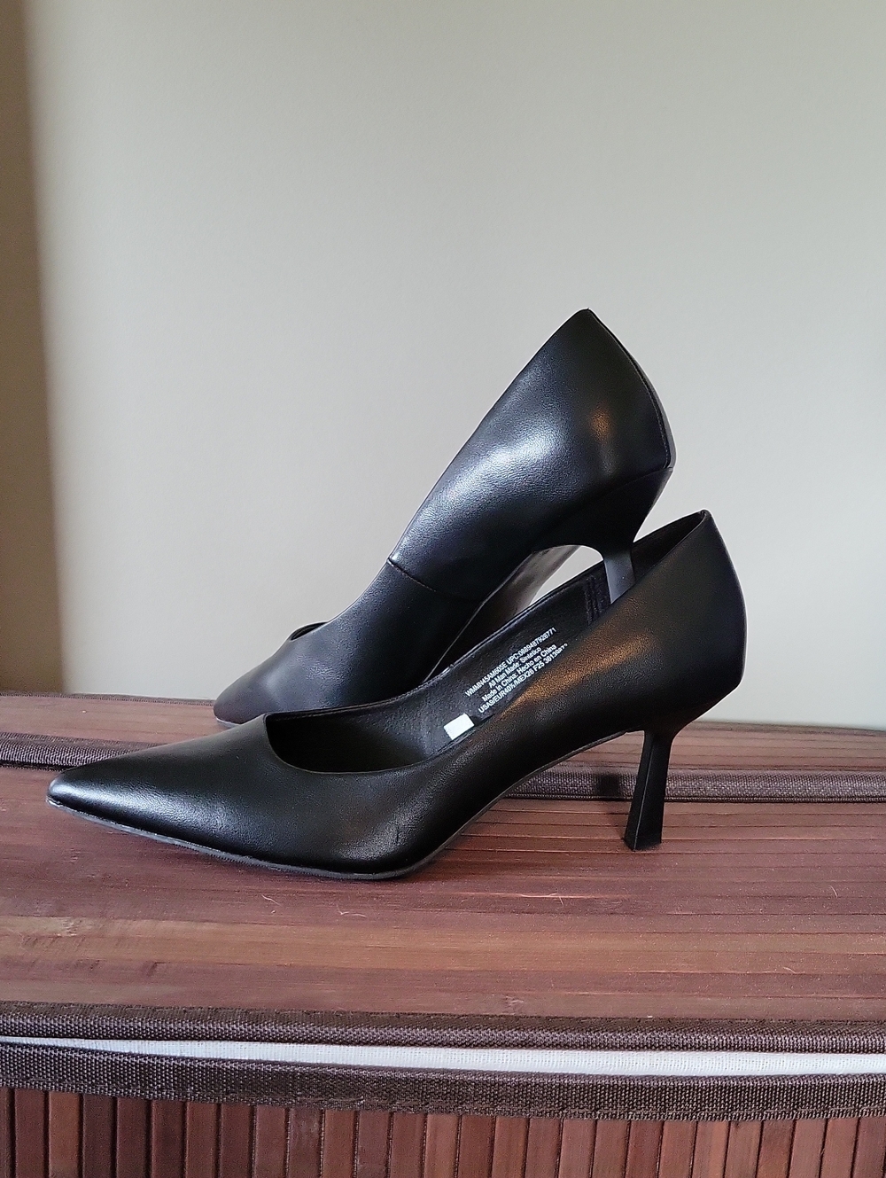 Steve Madden Black Pointed-Toe Kitten Heel Pumps